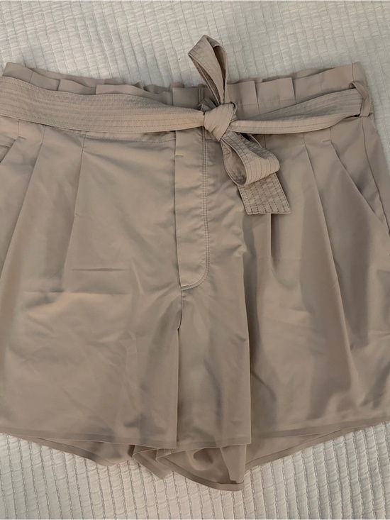 Athleta Pants - Athleta Beige Paperbag Tie-Waist Shorts